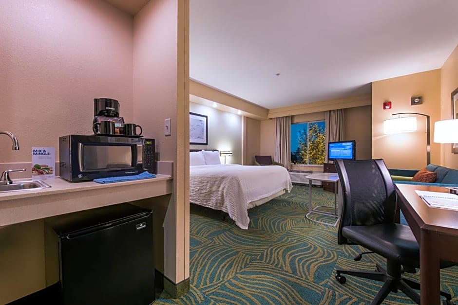 SpringHill Suites Devens Common Center