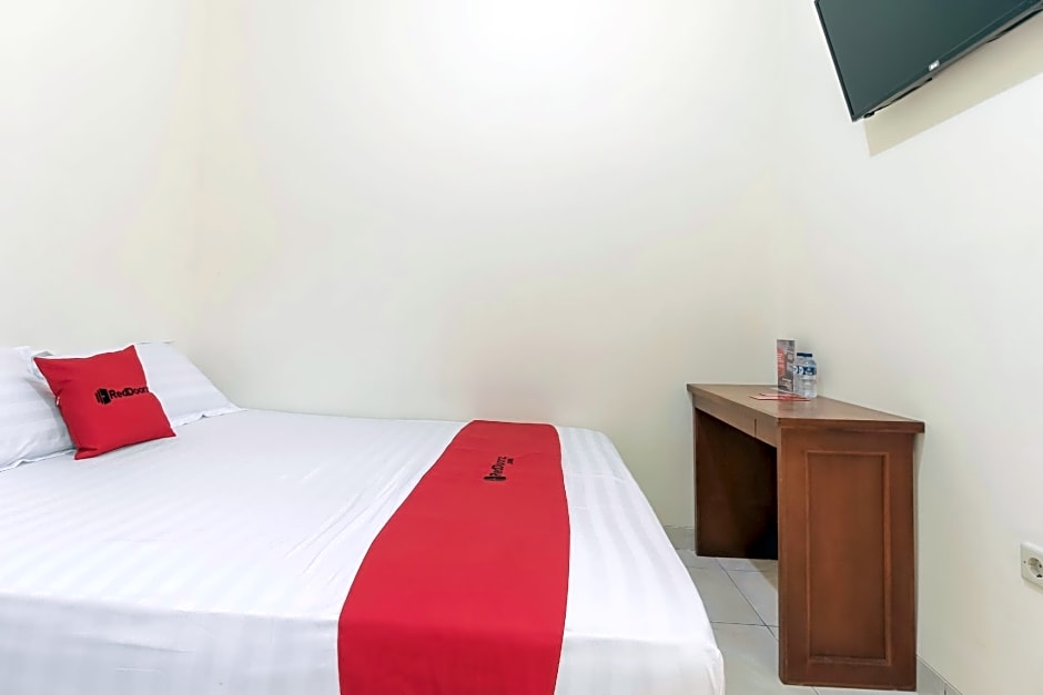 RedDoorz @ Tanjung Duren