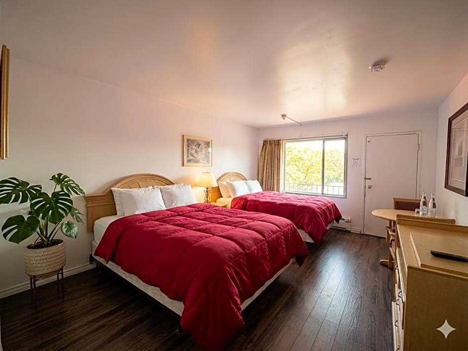 6267 Persepolis Inn