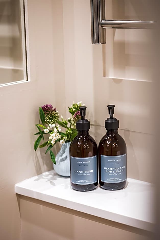 The Horse and Groom Inn