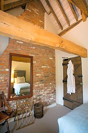 Twin Room with Private Bathroom