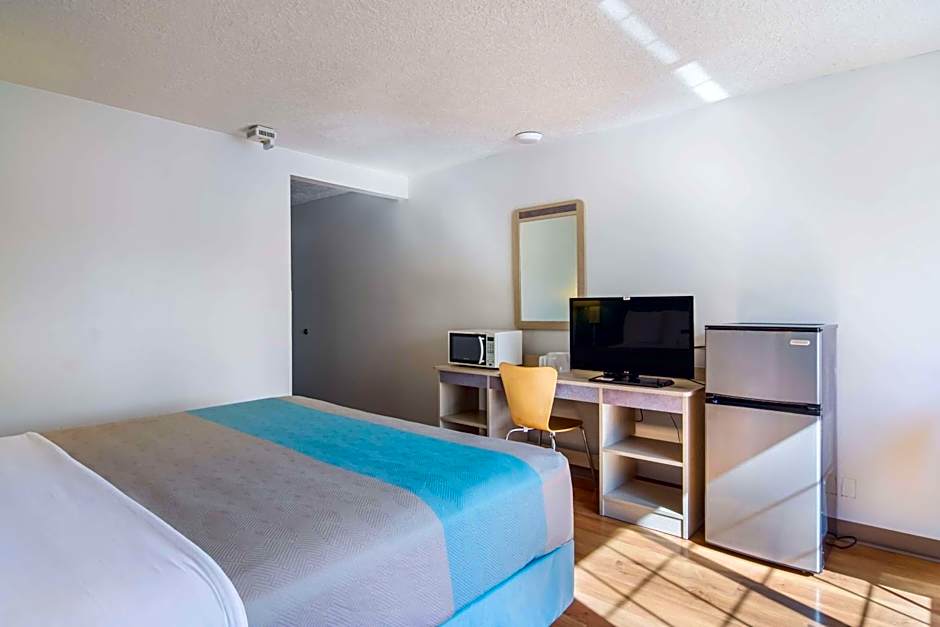 Motel 6-The Dalles, OR