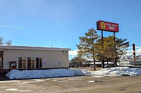 National 9 Inn Price