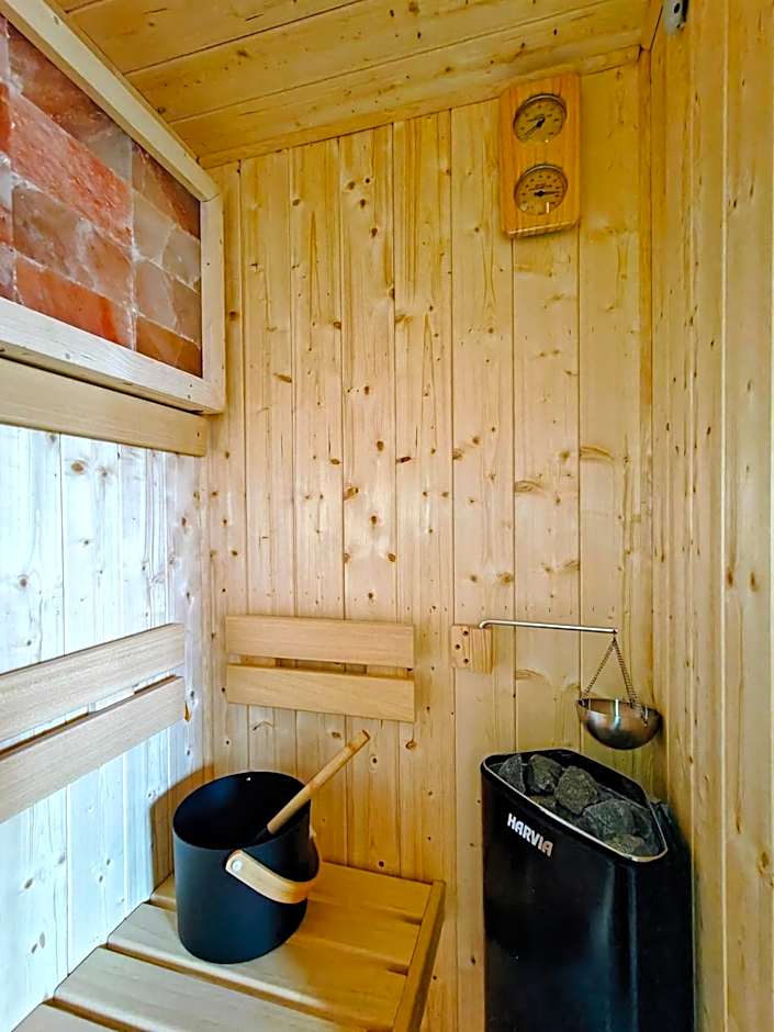 DOMEK NA GÓRACH z GORĄCĄ BALIĄ i SAUNĄ