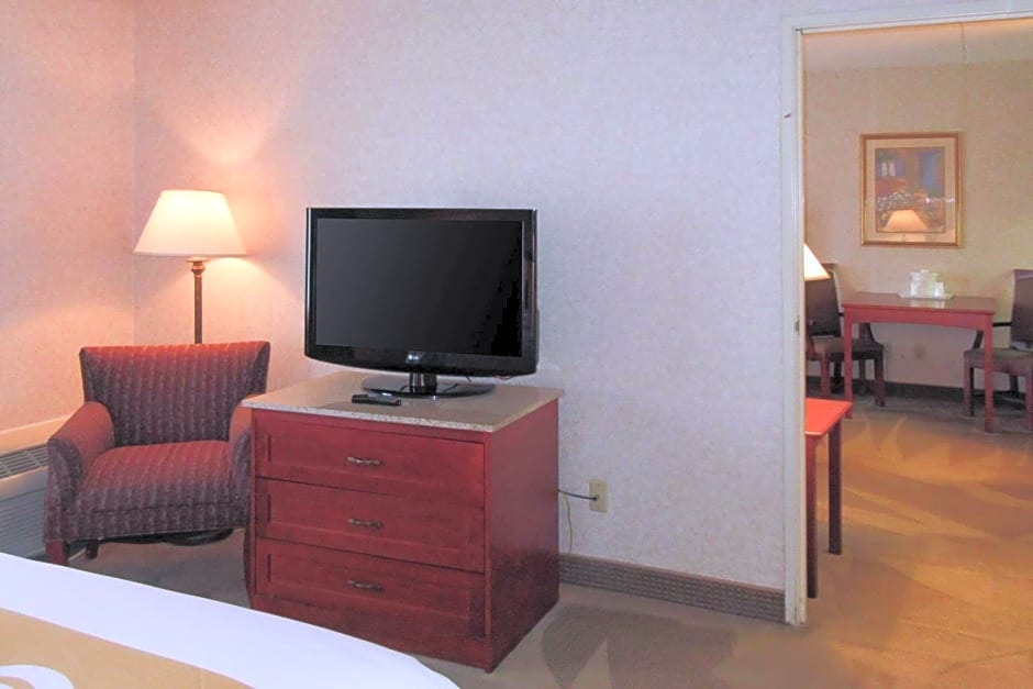 Quality Inn & Suites Albuquerque Downtown - University
