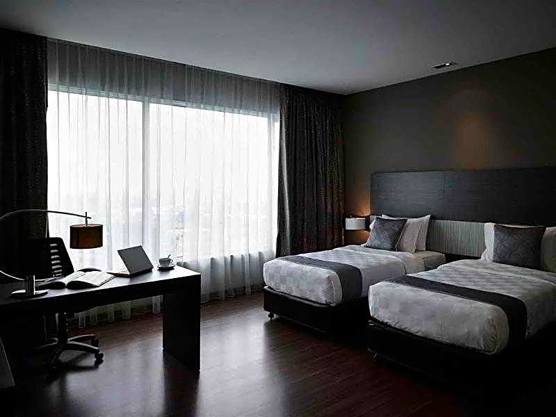 Photo 1 of 2 of Deluxe Premium 2 Twin Beds, River View