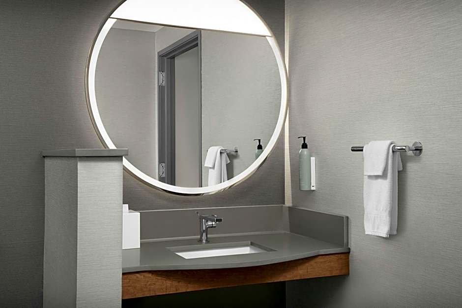 Courtyard by Marriott Pensacola Downtown