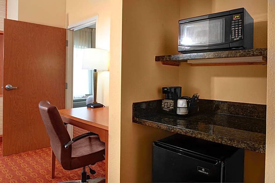Fairfield Inn & Suites by Marriott Atlanta McDonough