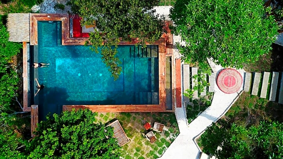 Nakabalo Guesthouse & Restaurant