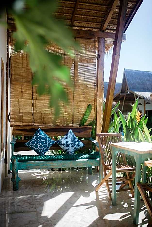 Kalyssa Beach Bungalows