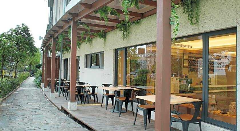 Gamalan FL Spring Hotel