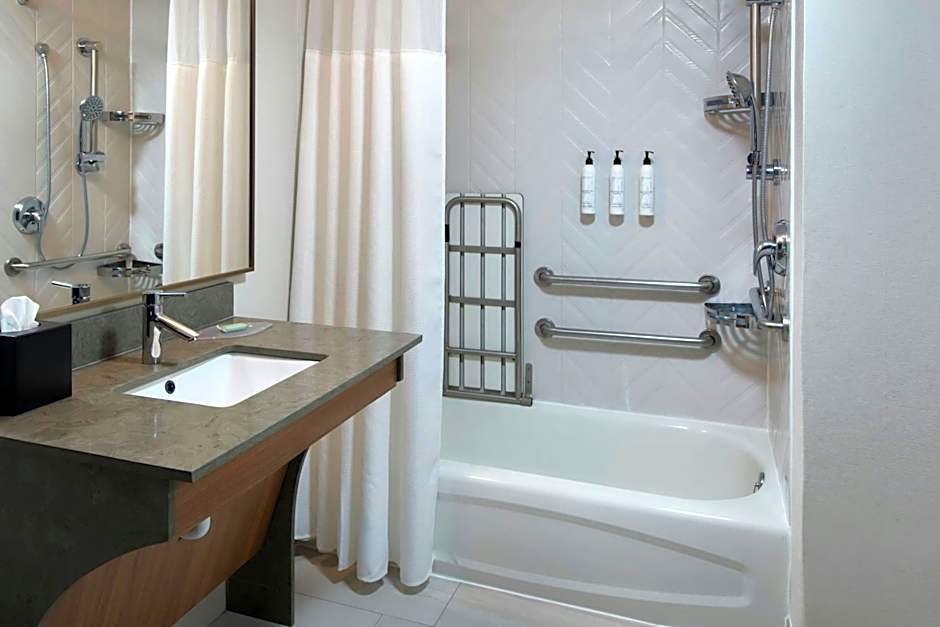 Fairfield Inn & Suites by Marriott Woodbridge