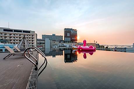 Blackwoods Hotel Pattaya - SHA Extra Plus