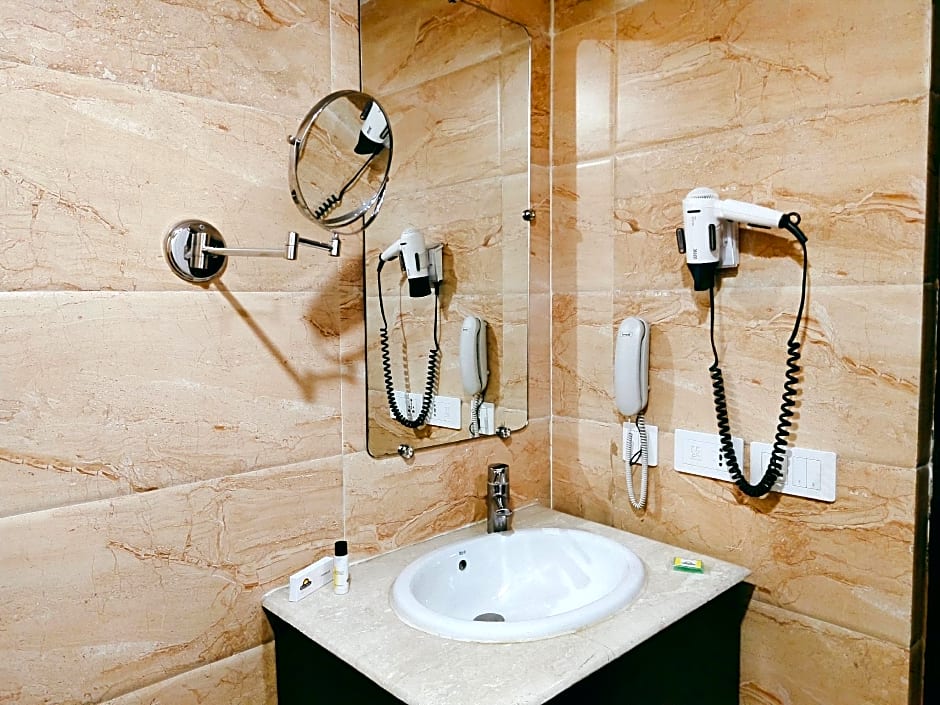 Days Hotel Jalandhar Jyoti Chowk