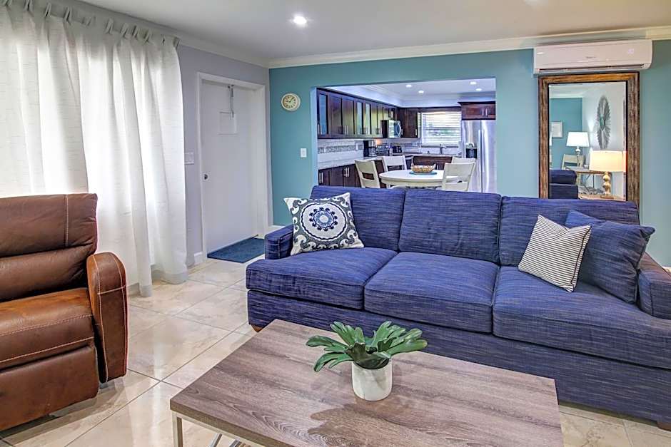 May-Dee Suites in Florida