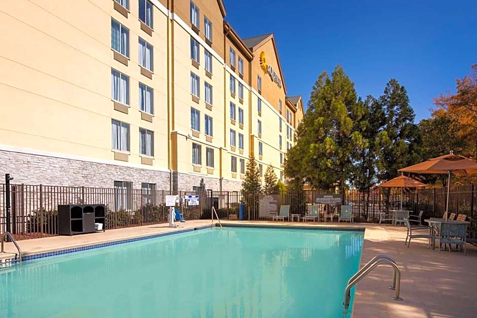 La Quinta Inn & Suites by Wyndham Atlanta Airport North