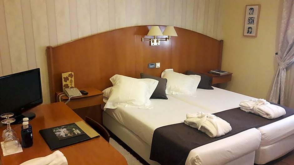 Photo 1 of 2 of 1 Double Bed or 2 Beds