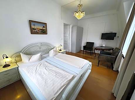 Classic Quadruple Room