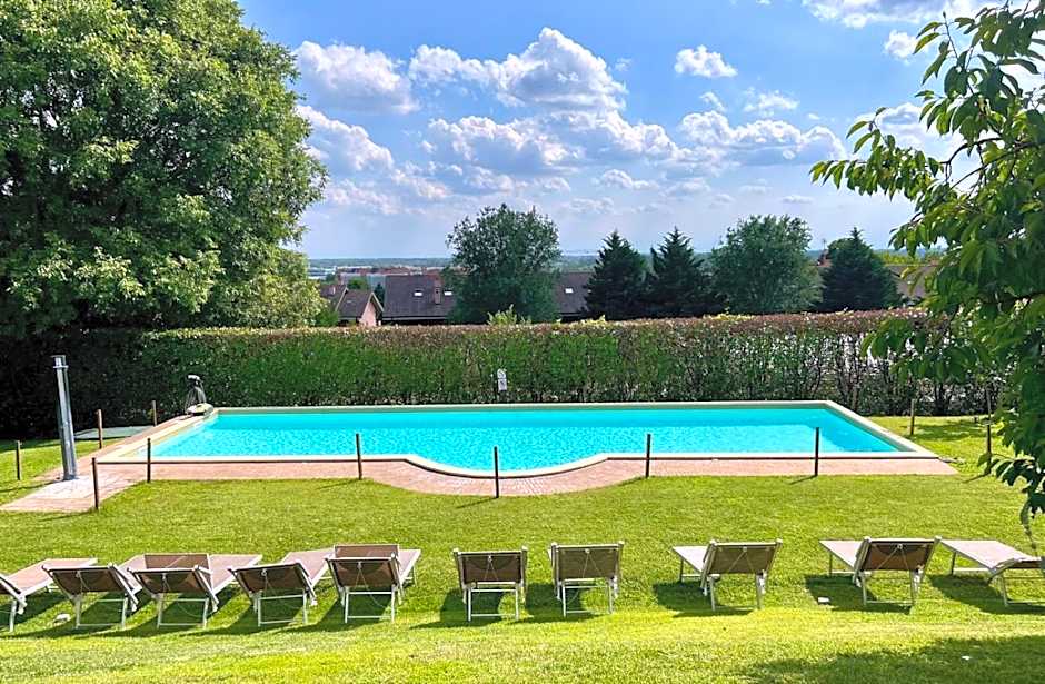 Le Serre Suites & Apartments