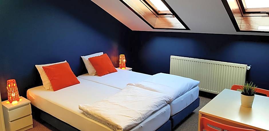 Hello Hostel & Apartments