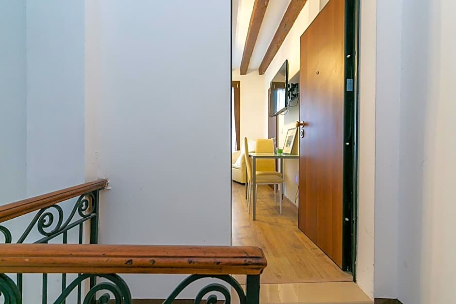 Rialto Suite 707