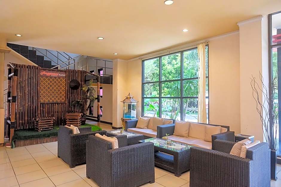 Urbanview Hotel Anggraeni Jatibarang