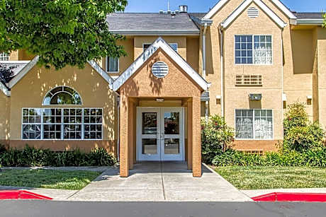 Econo Lodge Inn & Suites Santa Rosa South