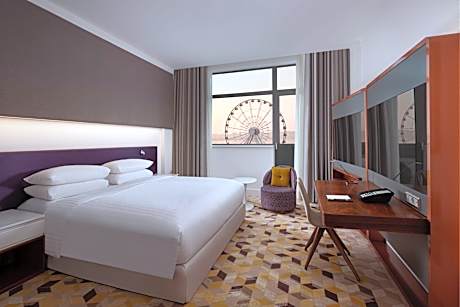 intourist, guest room, 1 king, sea view, balcony