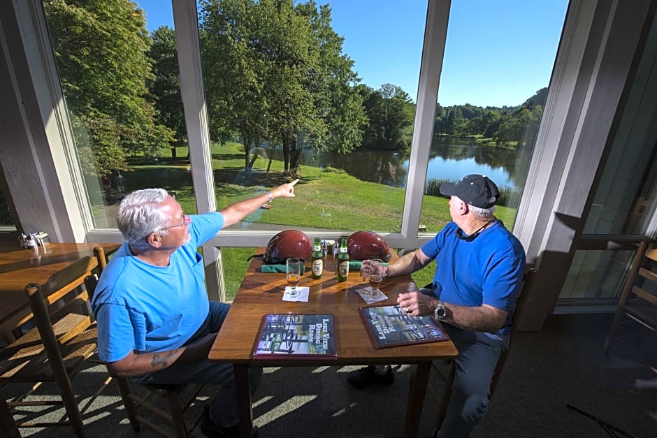 Peaks of Otter Lodge