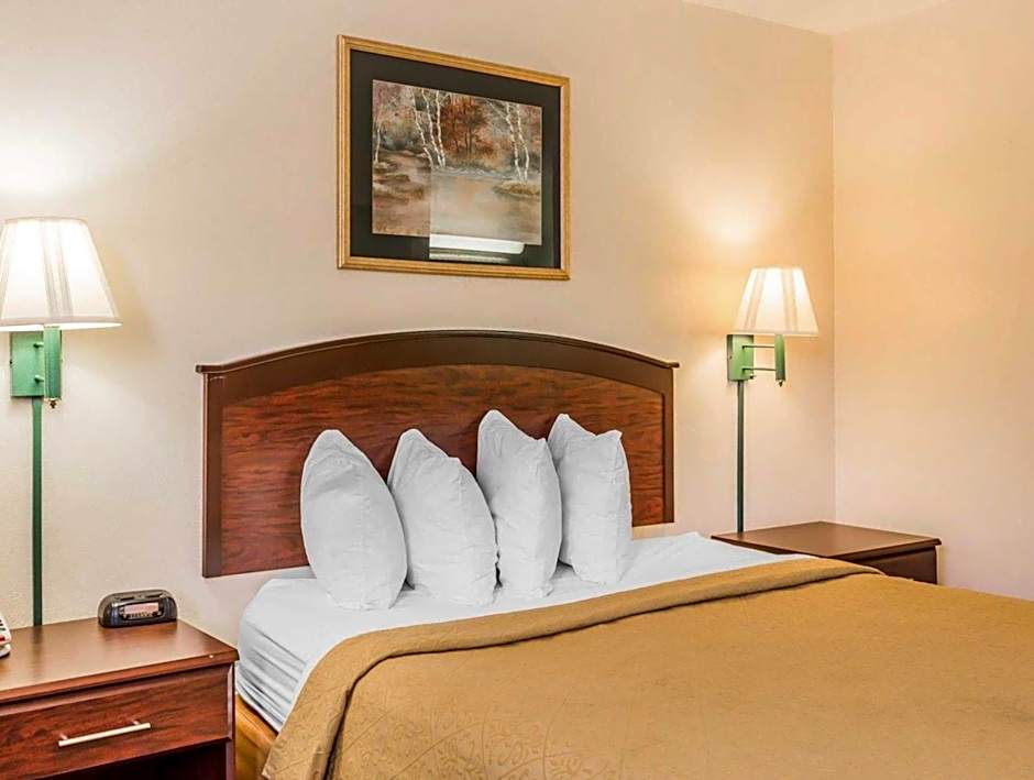 Quality Inn Pell City I-20 exit 158