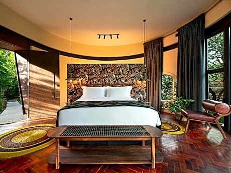 Dzombo Camp Premier Suite