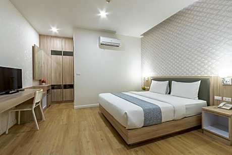 Deluxe Double Room - No Window