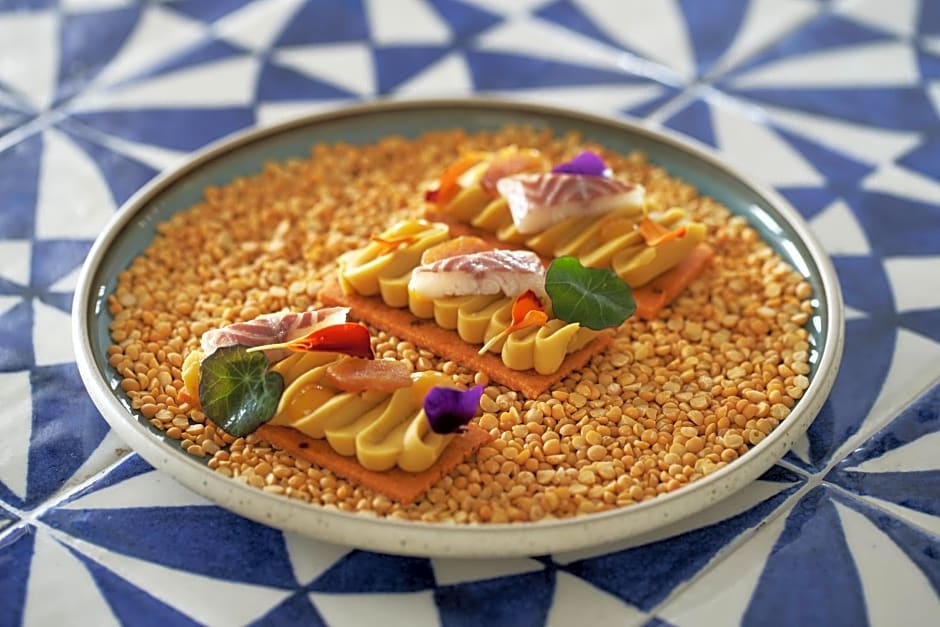 Minois Sugarcube Suites