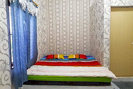 SPOT ON 2926 Penginapan Sariah Basamo