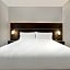 Holiday Inn Express And Suites Milwaukee - Brookfield By IHG