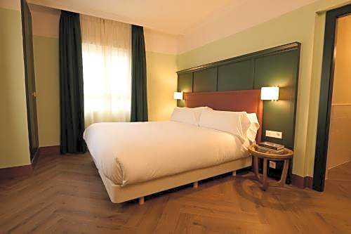 Honest Granada Hotel