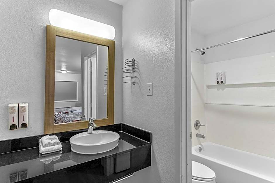 Red Roof Inn Houston - Jersey Village