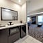 Hampton Inn & Suites DuPont