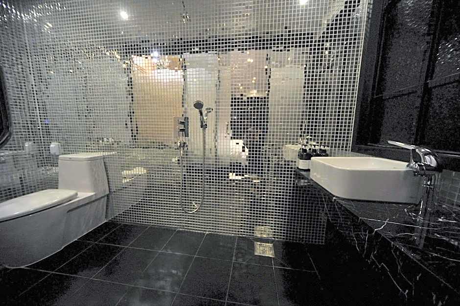 Almond Hotel Busan Station