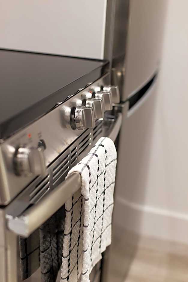 16 Studio Apartment-Hotel in Little Italy by Den Stays