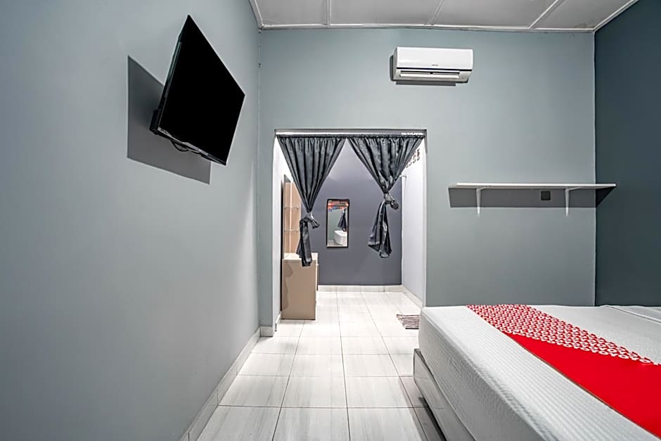 SUPER OYO Gandaria Guest House Near Masjid Raya Sumatera Barat