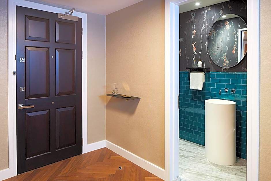 Cheval Gloucester Park at Kensington