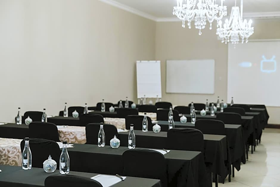 Le Grand Chateau Hotel