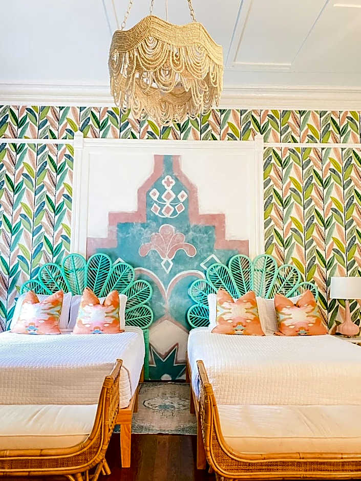 Marreros Guest Mansion - Adult Only