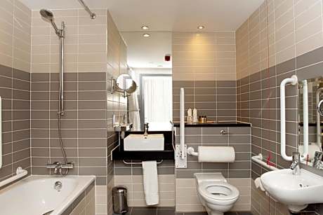 Standard Queen Room - Disability Access