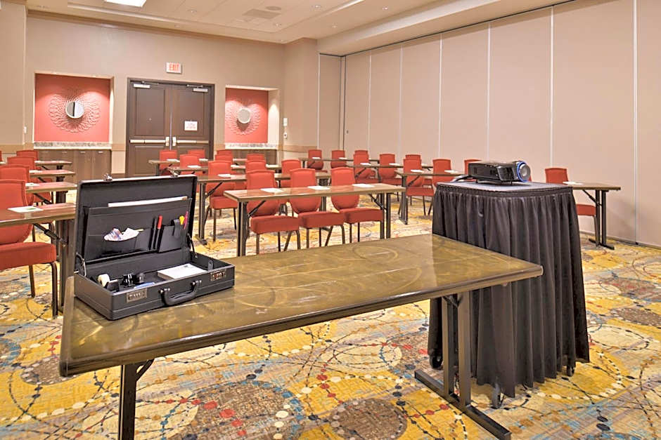 Crowne Plaza Shenandoah By IHG
