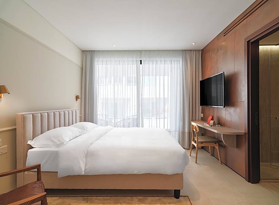 LIV Mackenzie Beach Suites Larnaca ADULTS ONLY
