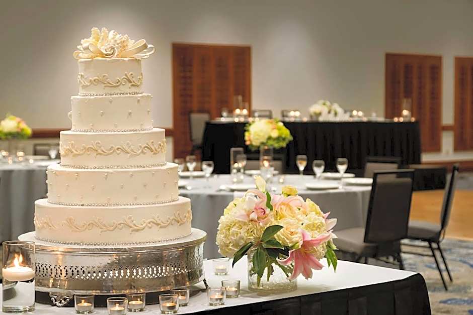 Embassy Suites By Hilton Dallas - Dfw Airport North At Outdoor World