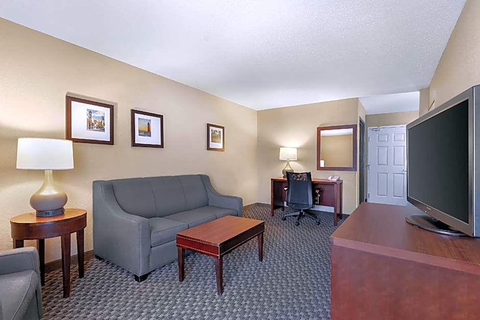 Quality Inn & Suites Ann Arbor Hwy 23