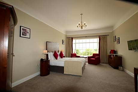 1 Double Bed or 2 Beds, Lake View